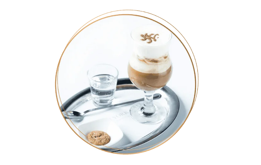 24 karátos arany New York latte
macchiato, New York Café logóval